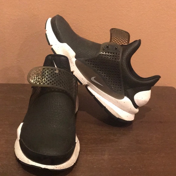 wmns nike sock dart prm
